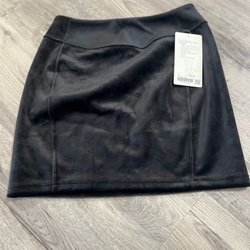 Lululemon Scuba HR Mini Skirt Velvet size S